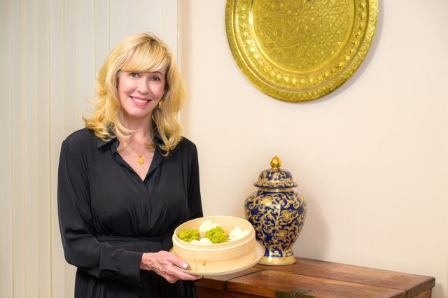 エリカ・アンギャルさん連載コラム『SNSで大ブーム！体に優しい調理法「せいろ蒸し」で、老化物質を抑えるビューティークッキング』