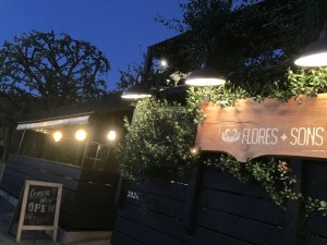レストラン『Flores+Sons』