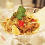 鶏肉と野菜のスパイシーなソルガムきびタブレ