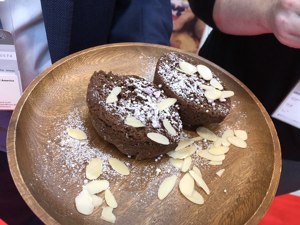 FOODEX JAPAN 2019にて米国産ブラックソルガムきび粉のグルテンフリー蒸しパンの試食イベントを行いました