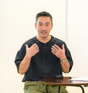 室岡洋希さん（ヘア＆メイクアップアーティスト）