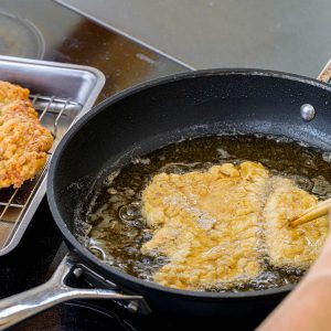 台湾風鶏唐揚げ（大鶏排）